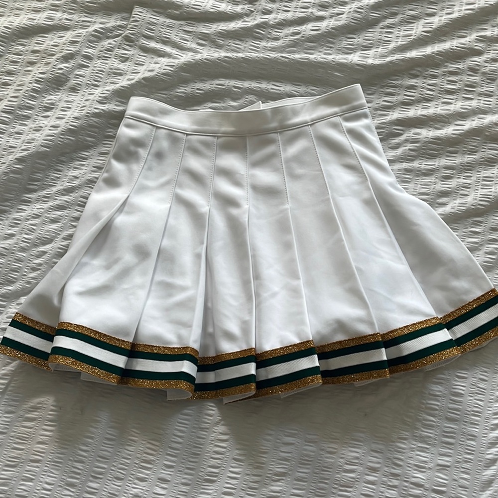 REAL cheerleading skirt, Perfect for halloween or parties!